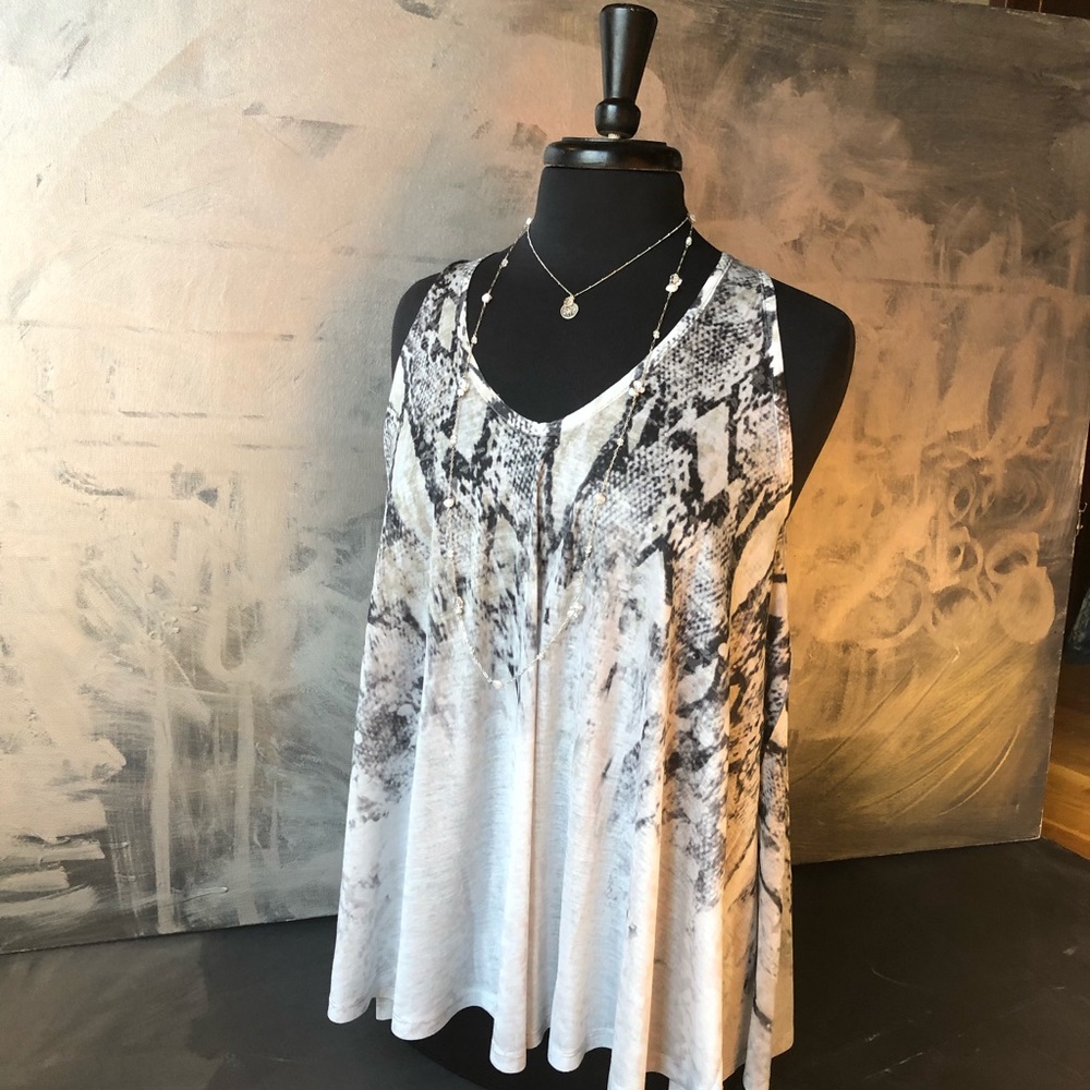 NWT Snakeskin Graphic Burnout Tank Tunic Blouse